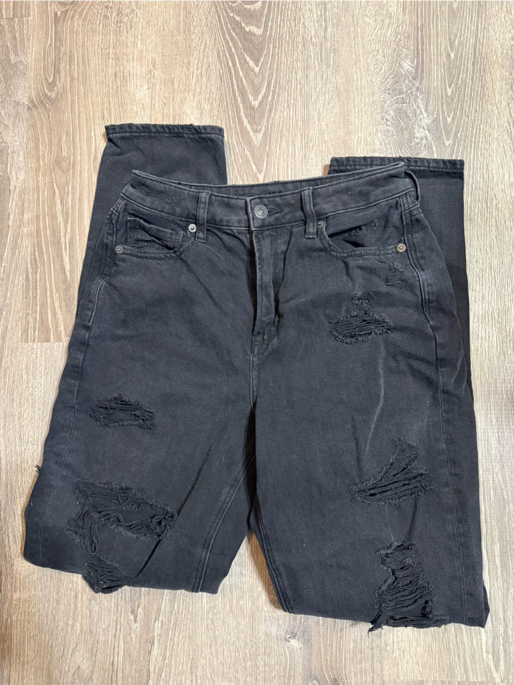 American Eagle Distressed Ripped Jeans - Straight leg